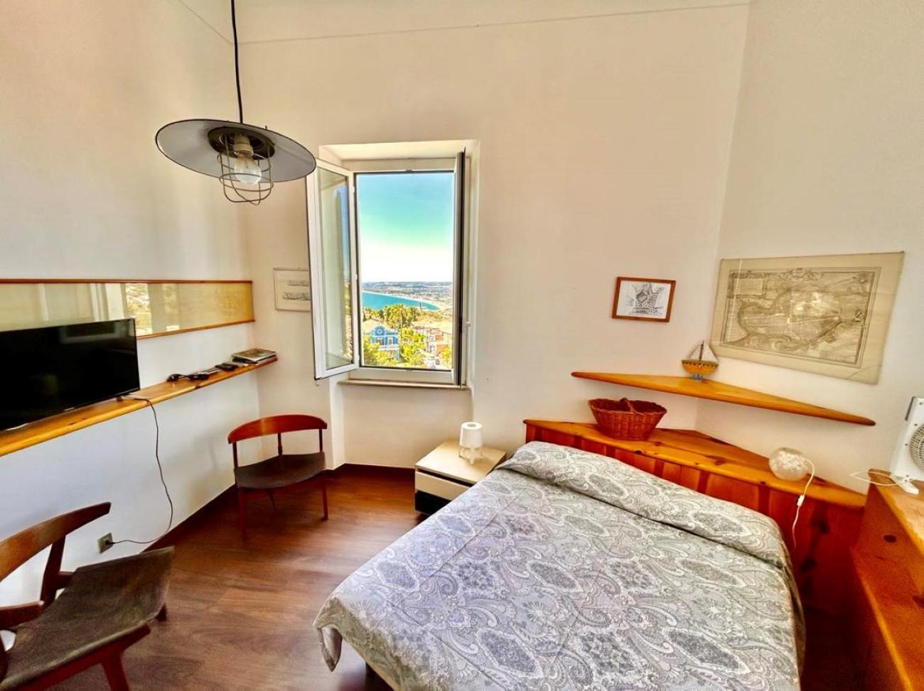 Apartamento Paulis - Semiattico In Pieno Centro A Sirolo, Con Meravigliosa Vista Mare Exterior foto